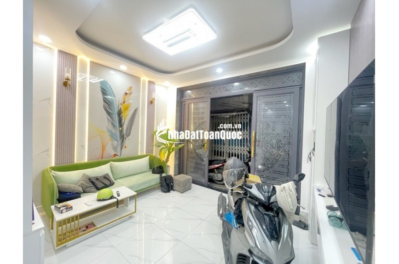 Bán nhà đẹp 4 tầng Nguyễn Văn Quỳ, Quận 7, 36m2 (4.5x8) chỉ 4.99 tỷ